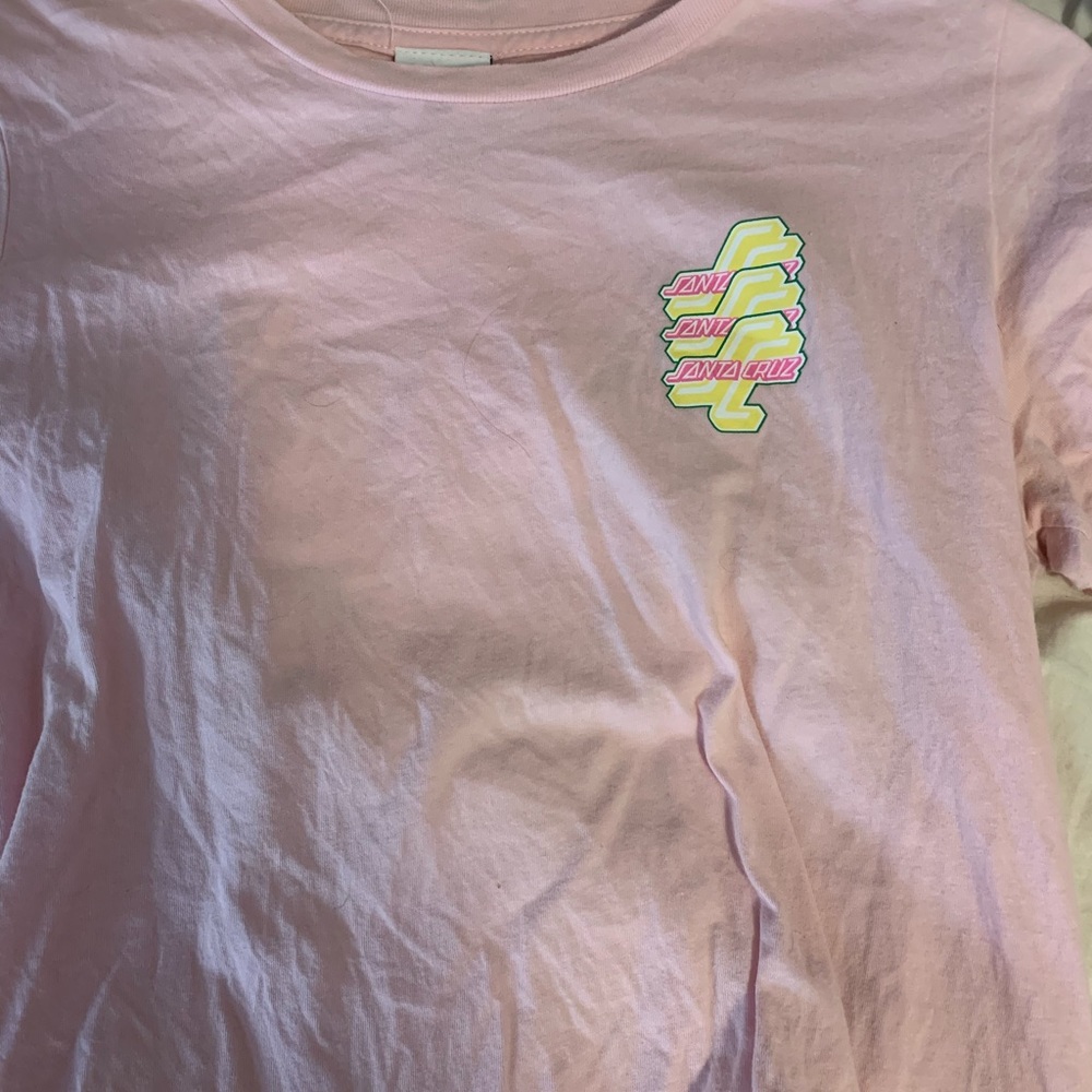SANTA CRUZ pink logo t shirt size small great condition